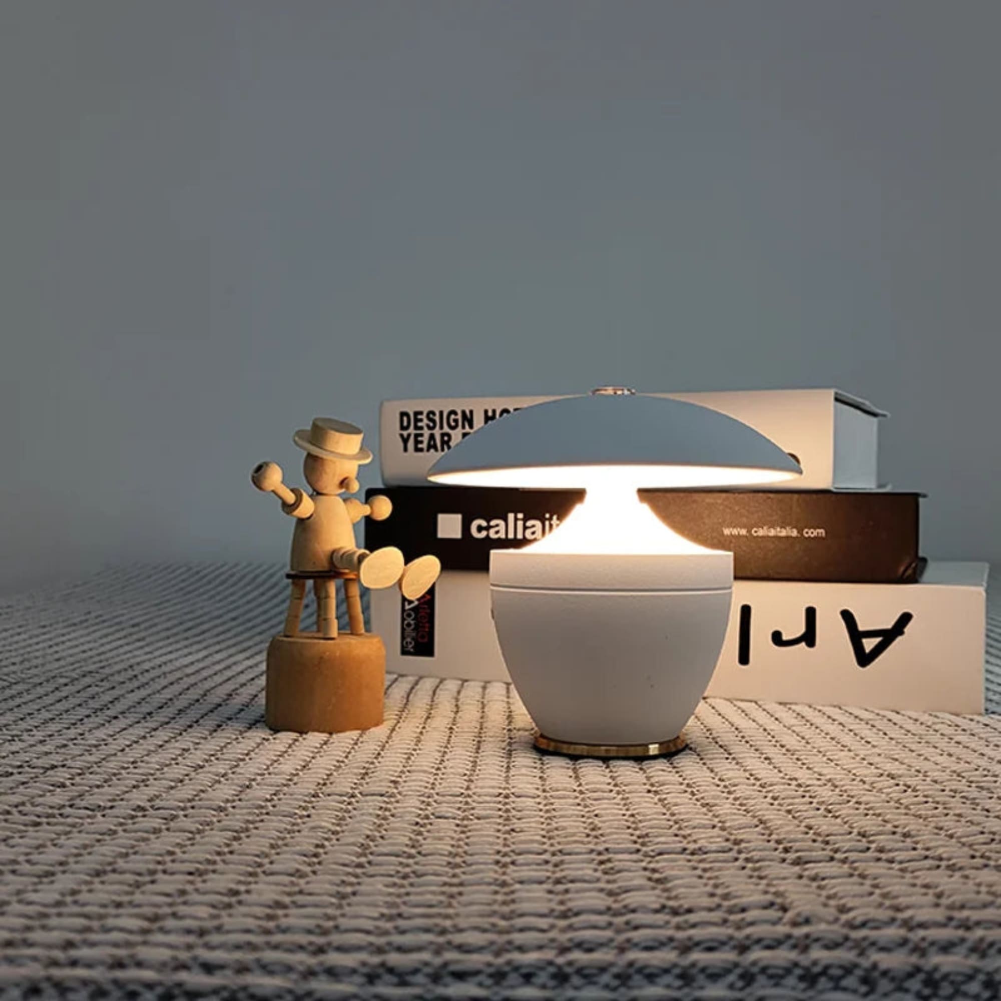 cordless-modern-led-table-lamp-1-t1h0gi